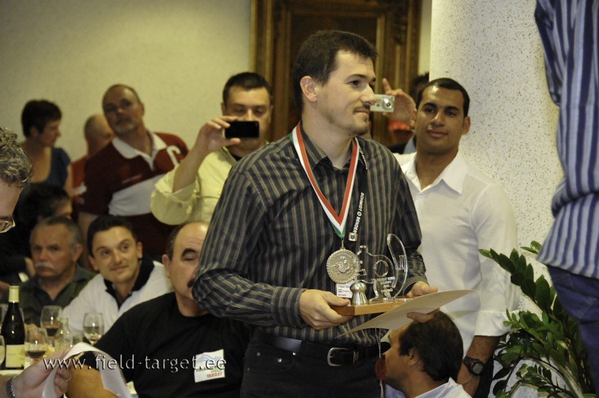 Vedrupüsside hõbemedal Istvan Fejes Toth Ungarist 104 tabamusega